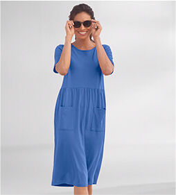 model wearing Boardwalk Solid Weekend Dress
