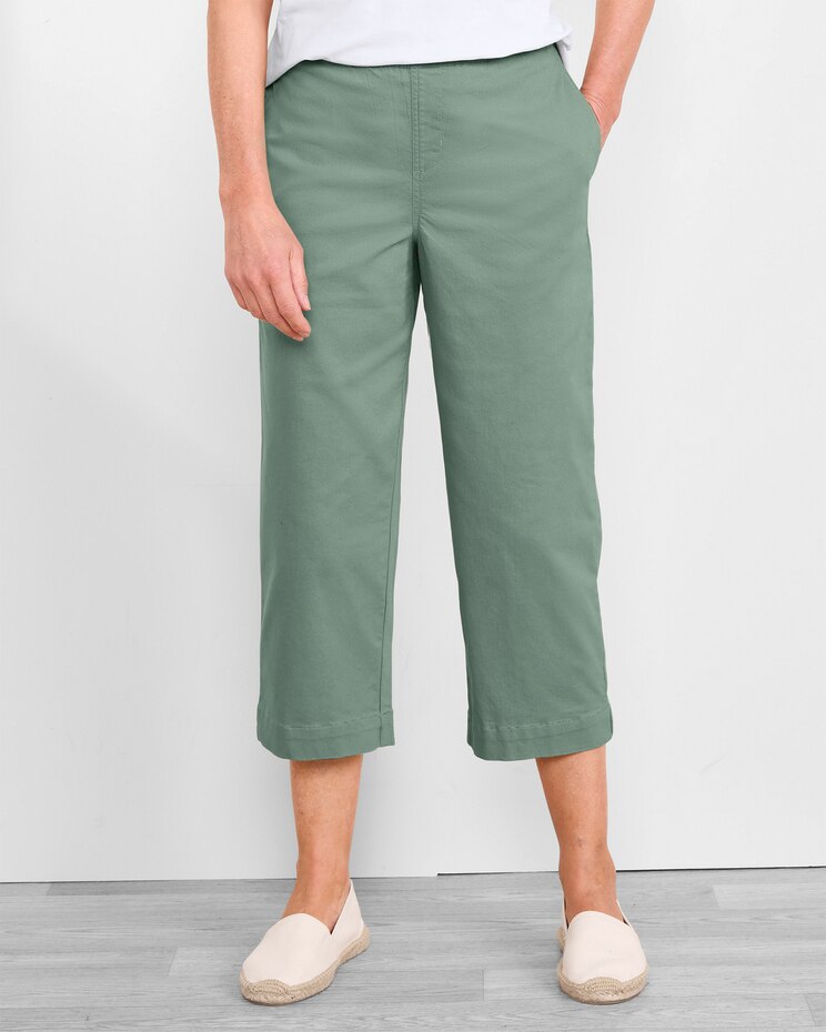 DreamFlex Color Patch-Pocket Capris  image number 1
