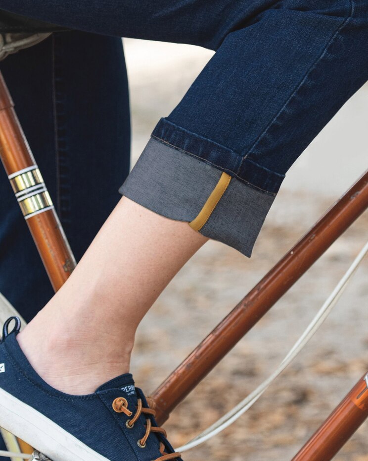 DreamFlex Denim Comfort-Waist Cuffed Jeans image number 3