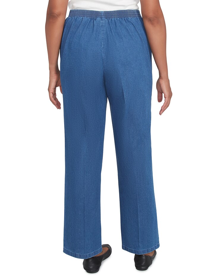 Alfred Dunner® Lake Victoria Classic Petite Denim Pant with Functional Pockets image number 2
