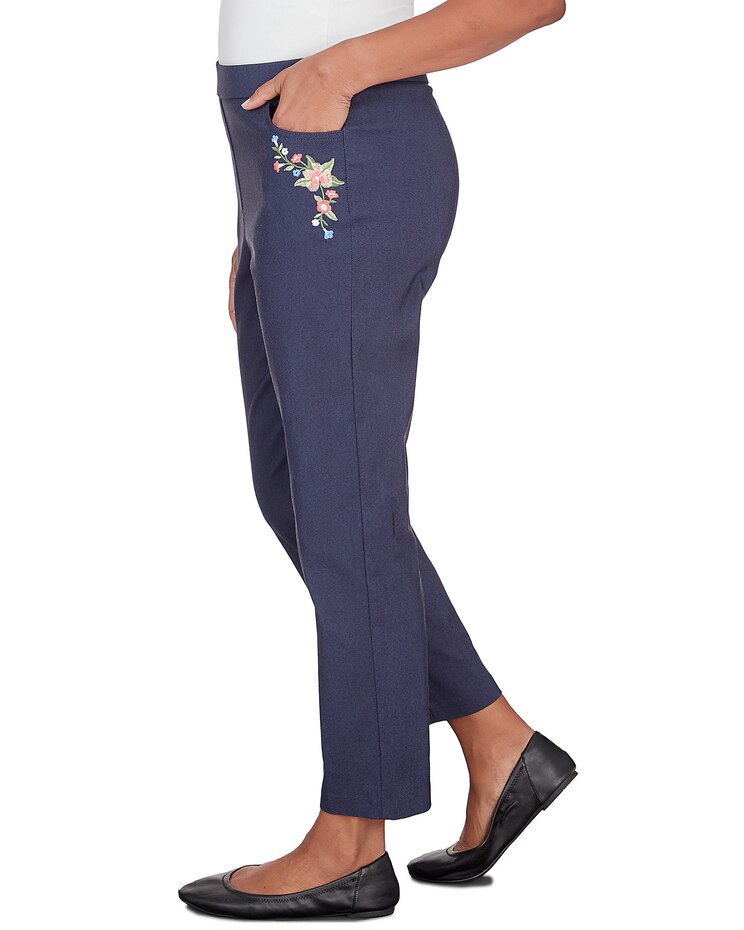 Alfred Dunner® A Fresh Start Embroidered Allure Pull On Ankle Pant image number 4