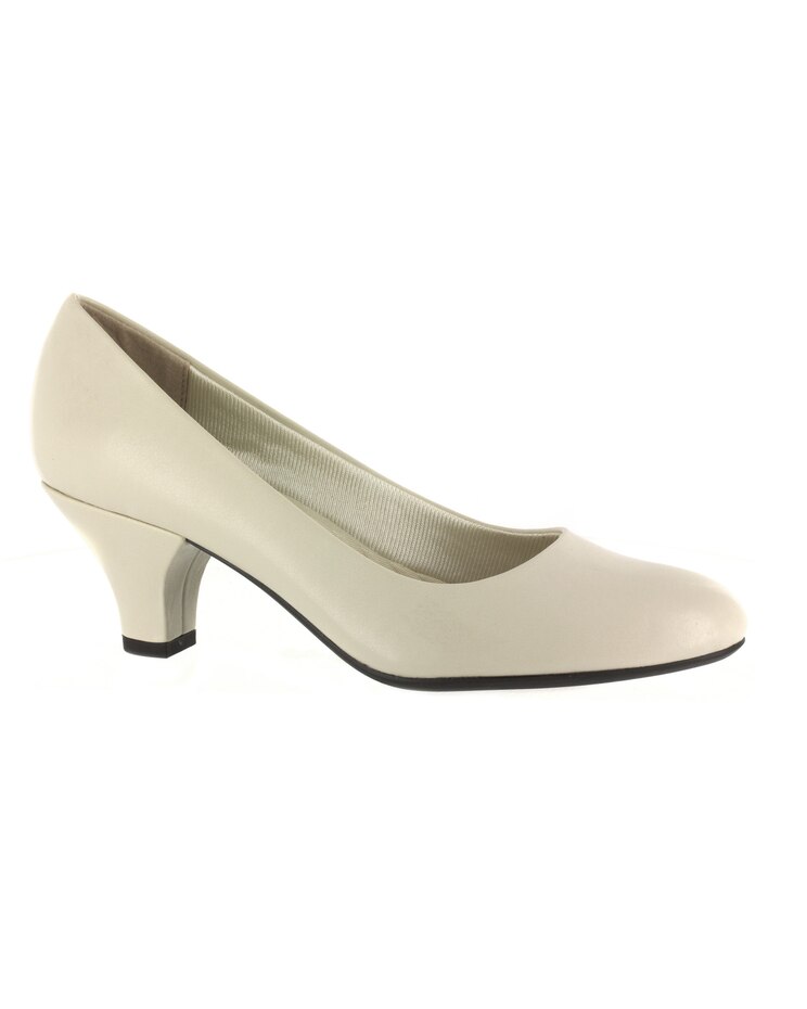 Easy Street Fabulous Pumps image number 1