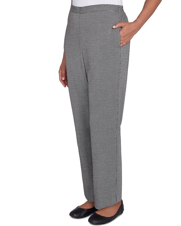 Alfred Dunner® Runway Ready Chic Comfort Waist Short Length Pant image number 3