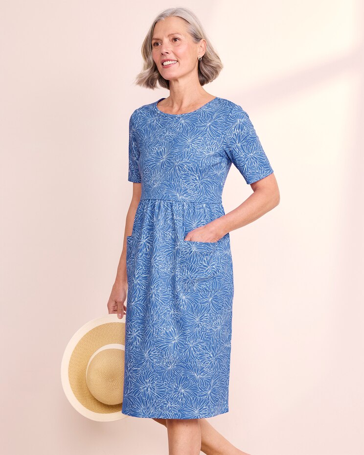 Boardwalk Knit Tropical-Print Weekend Dress  image number 1