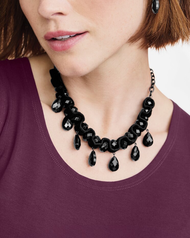 Luxe Velvet Gems Necklace image number 1
