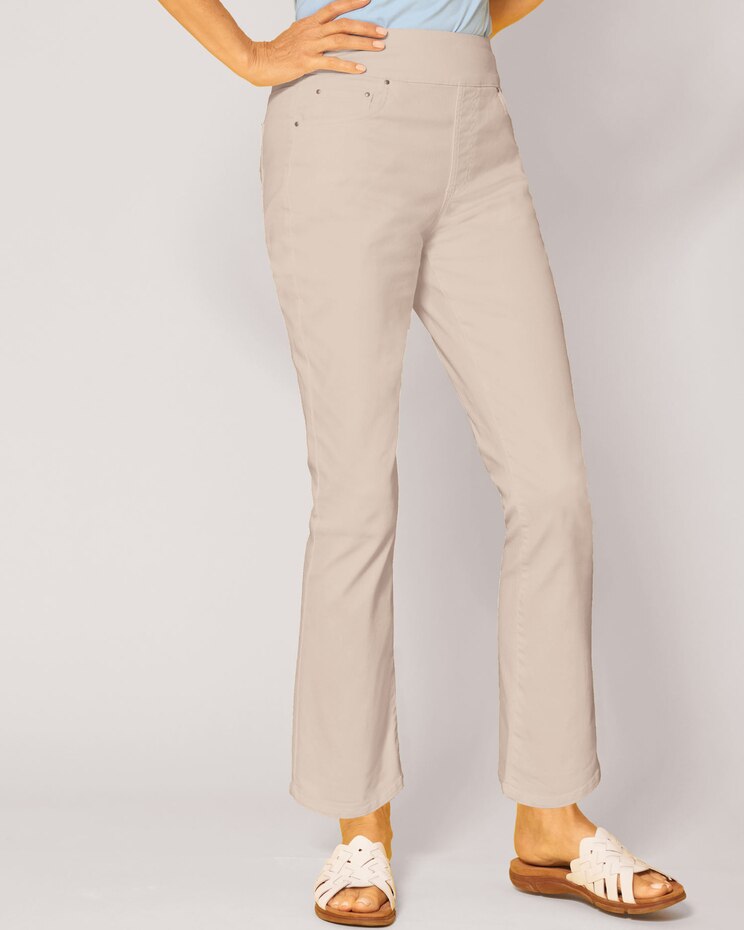 DenimEase™ Flat-Waist Bootcut Jeans image number 1