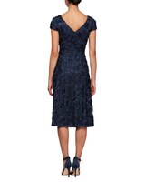 Cocktail Dress in Rosette Lace  thumbnail number 2
