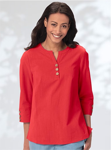 model wearing a red 3-button henly with 3/4 sleeves